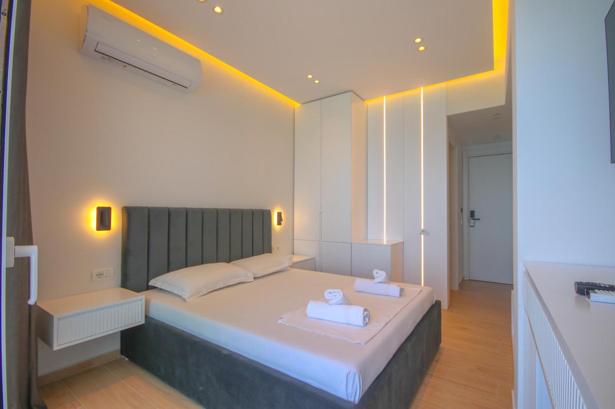 Emily'S Hotel Himare Buitenkant foto