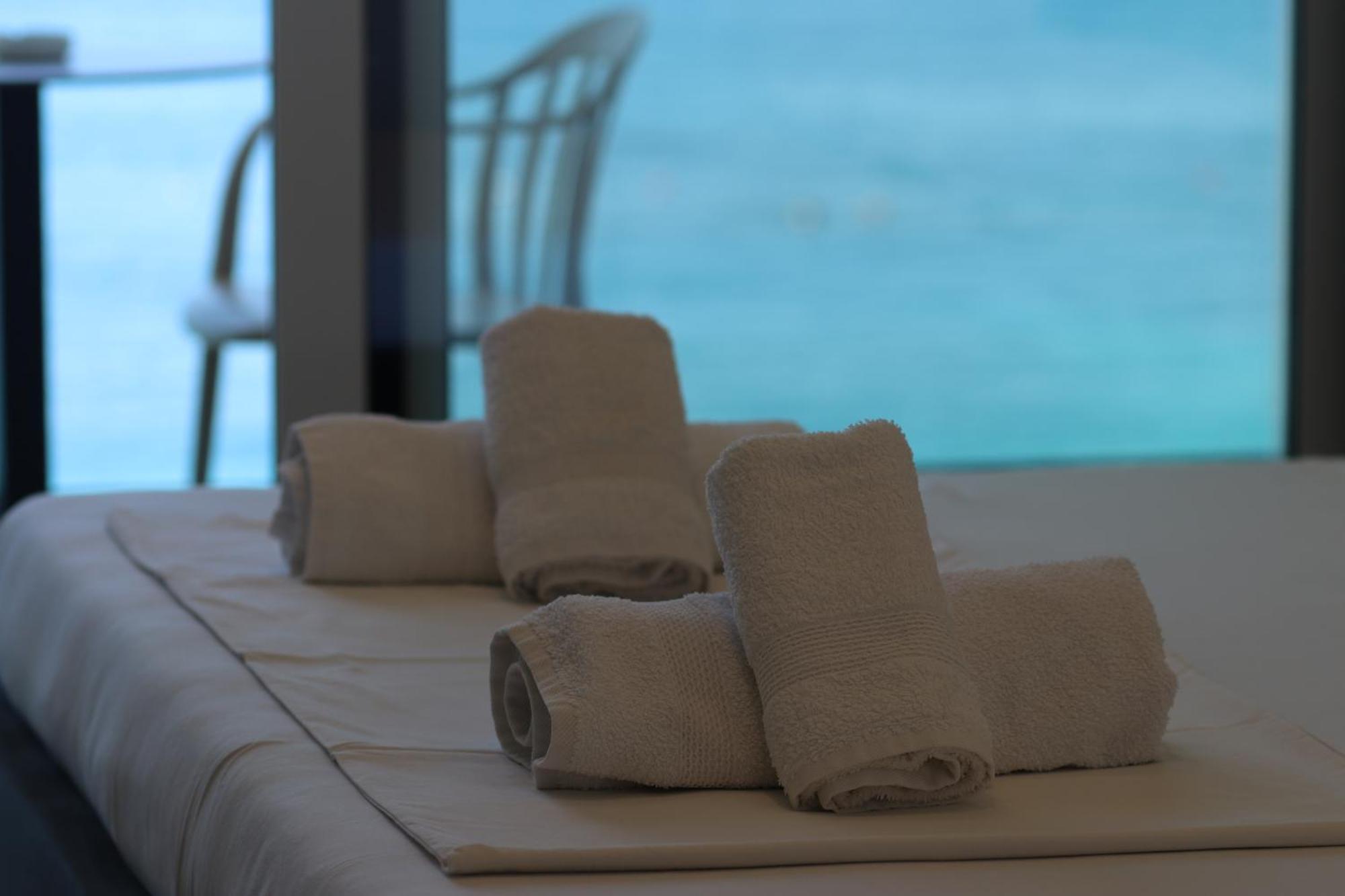 Emily'S Hotel Himare Buitenkant foto
