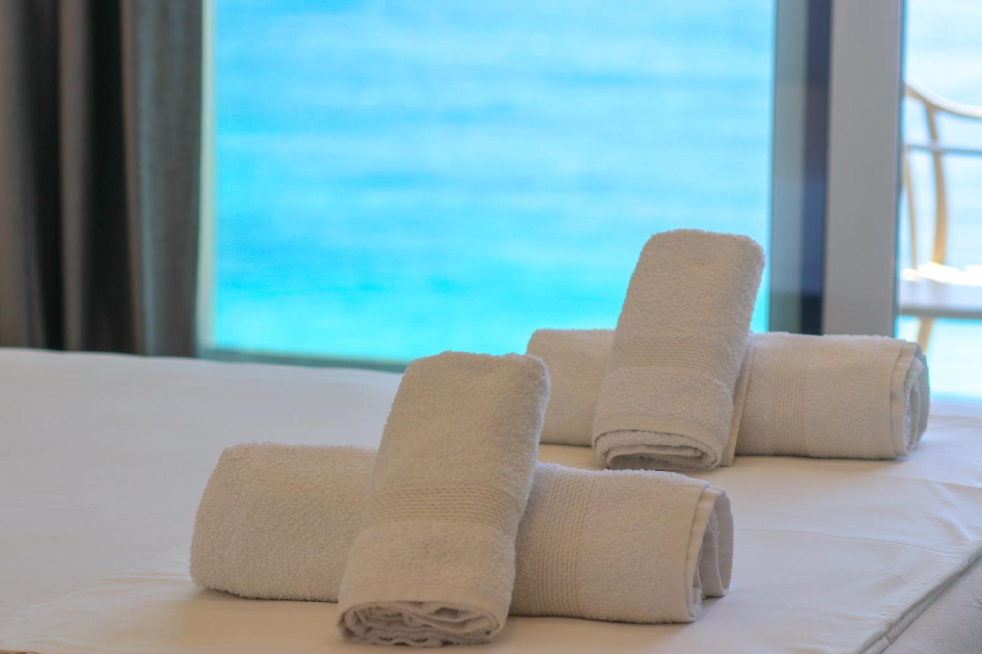 Emily'S Hotel Himare Buitenkant foto