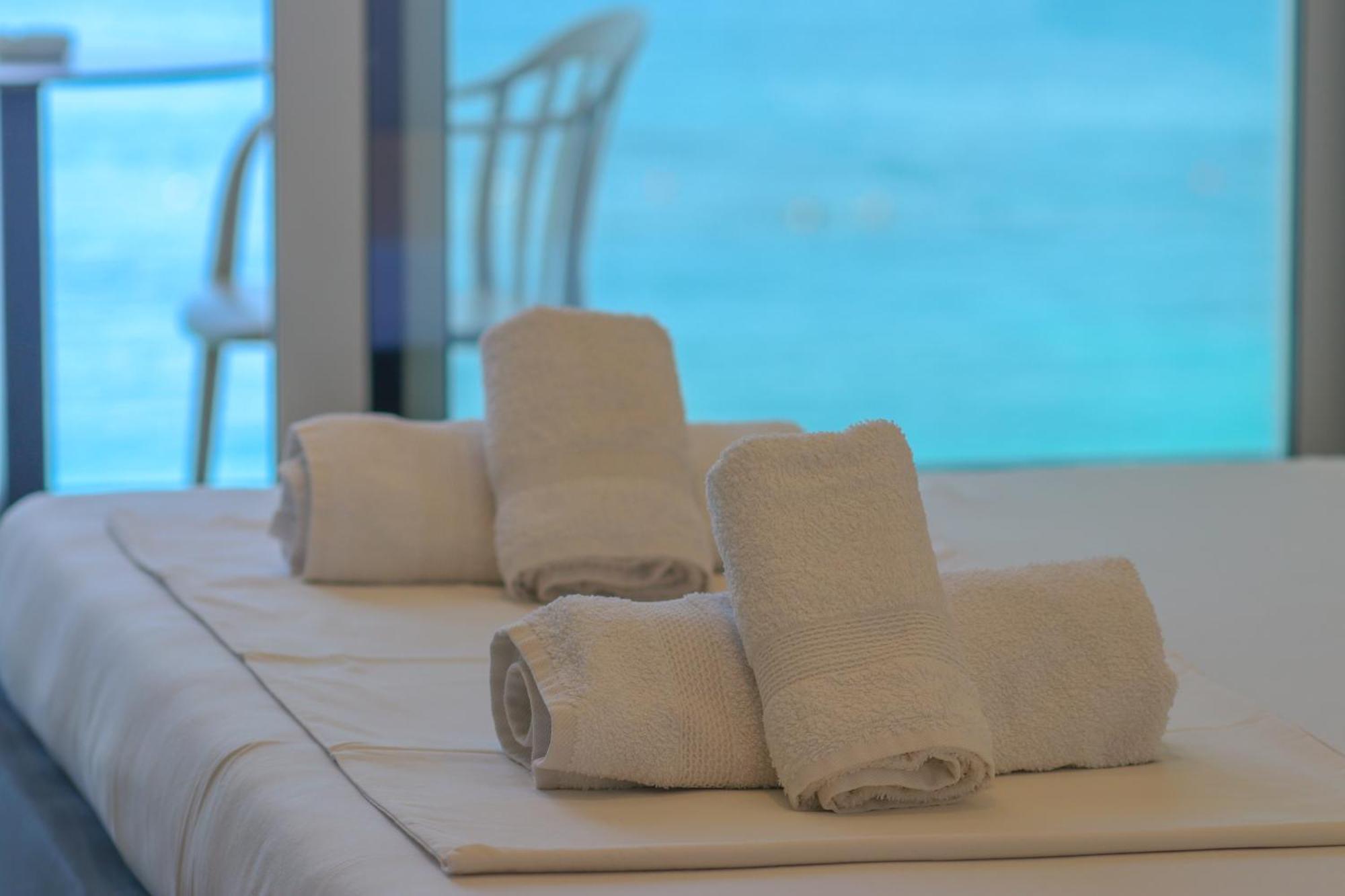 Emily'S Hotel Himare Buitenkant foto