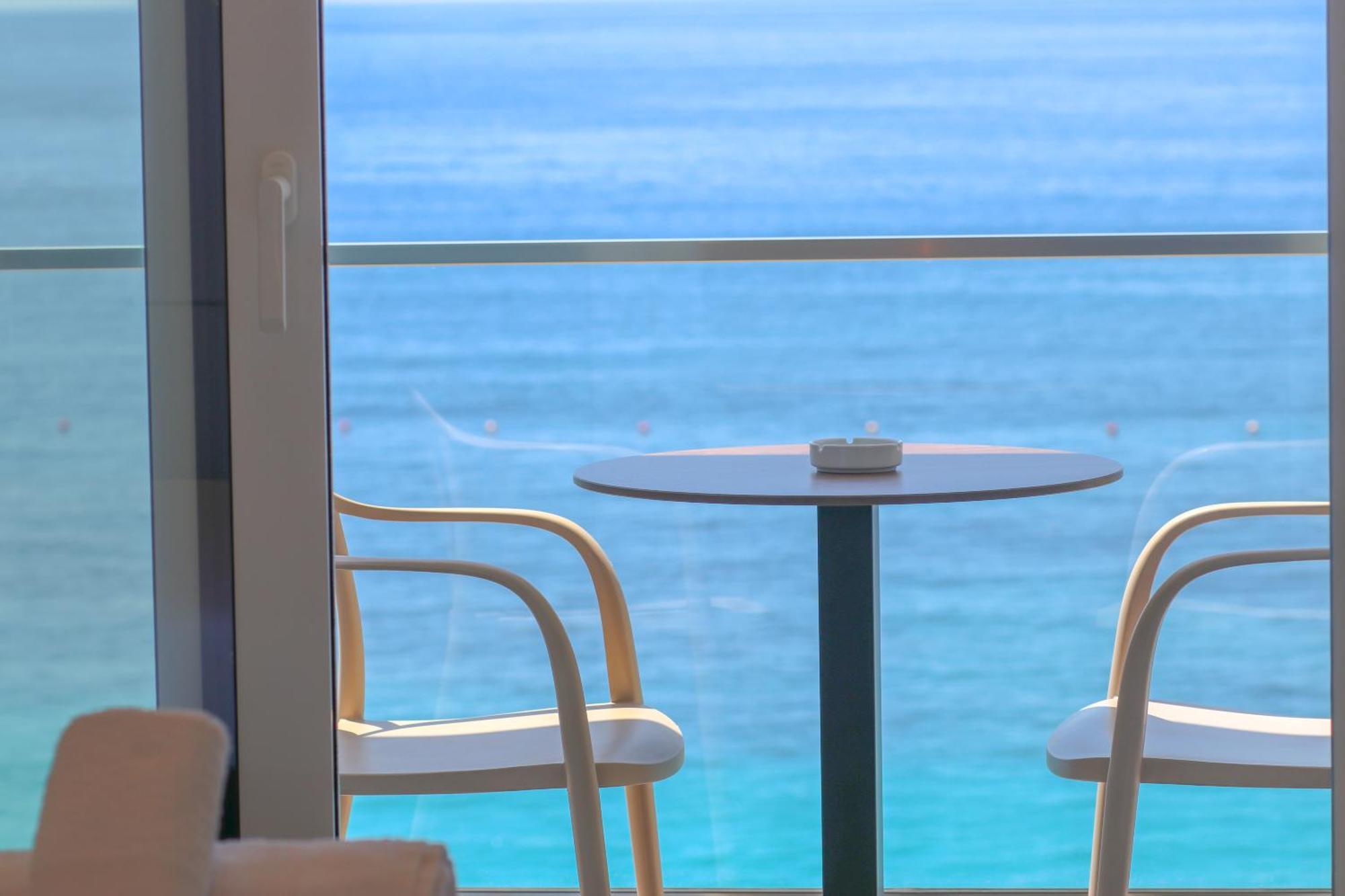 Emily'S Hotel Himare Buitenkant foto