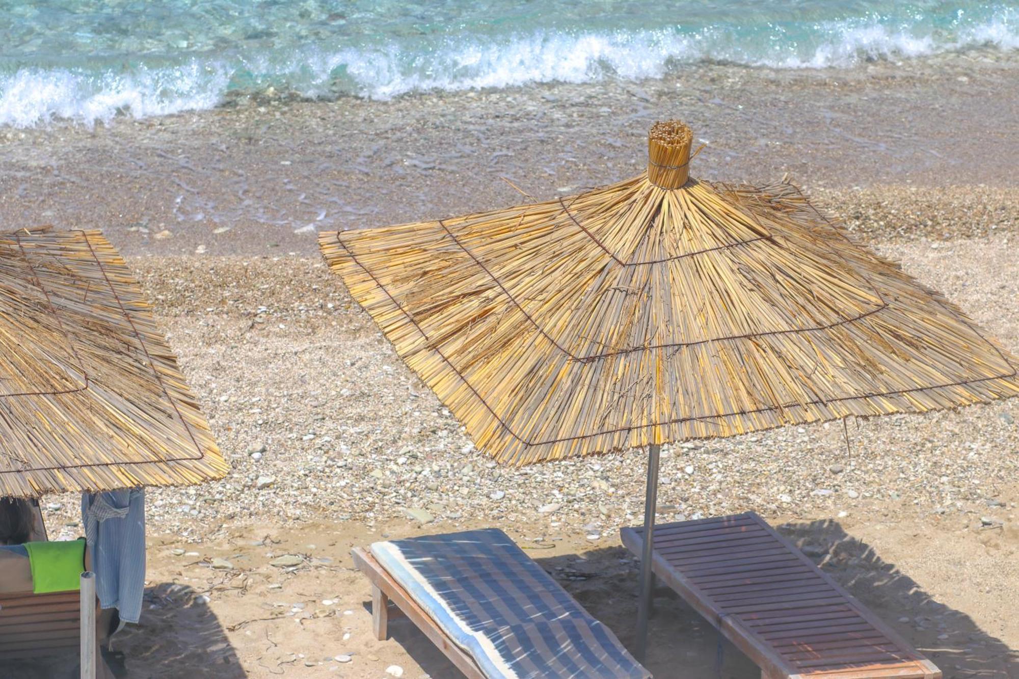 Emily'S Hotel Himare Buitenkant foto