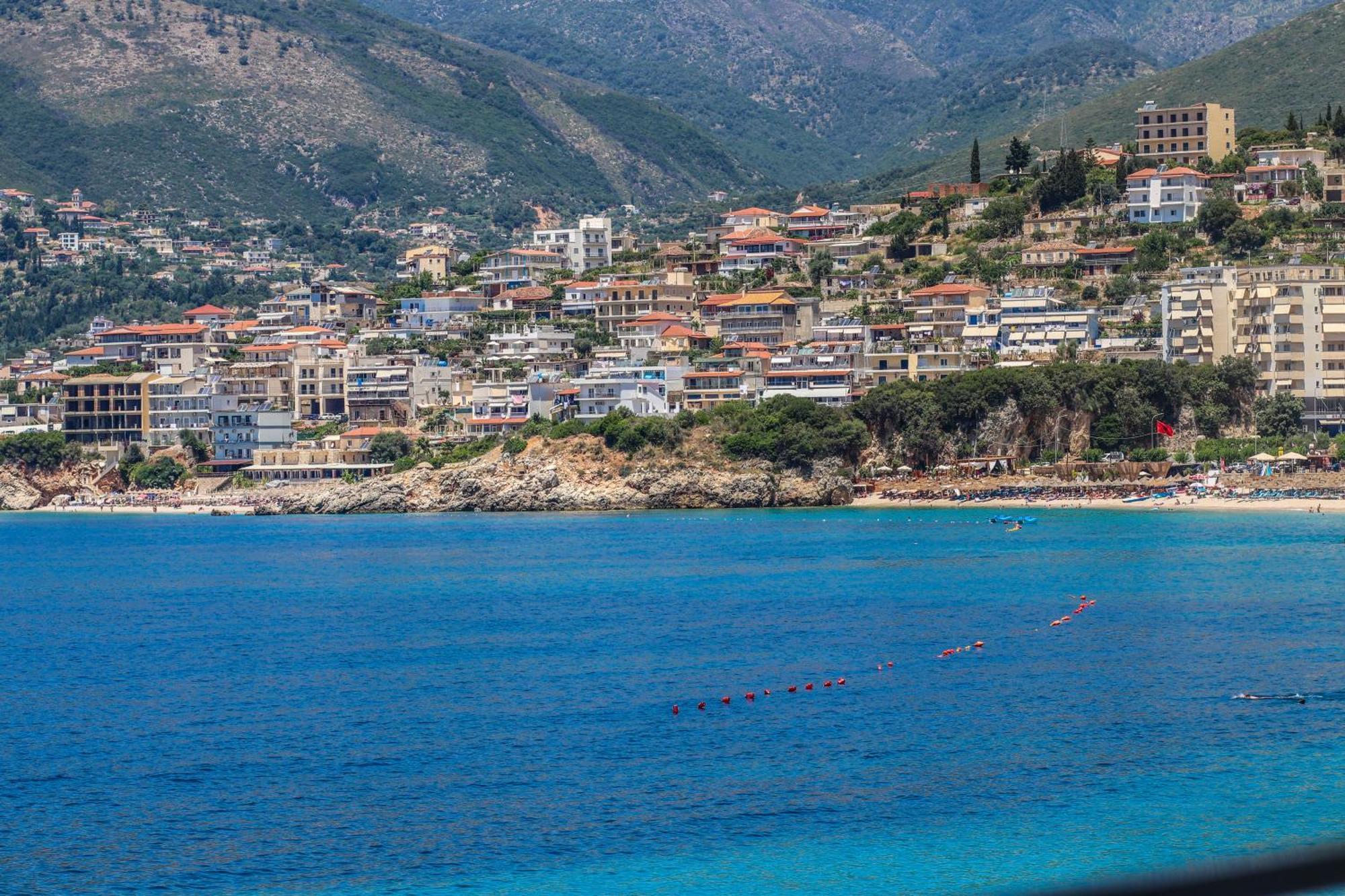Emily'S Hotel Himare Buitenkant foto